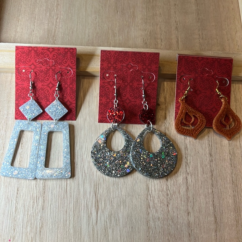 3 pairs of dangle earrings